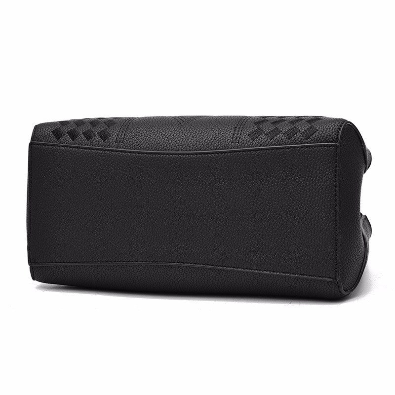 MONO//FIT luxury ladies handbags in sleek black with exquisite detailing for elegant styling