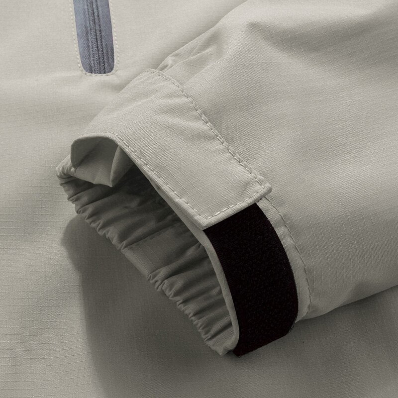 MONO//FIT waterproof jacket for winter featuring elastic cuffs for a secure fit